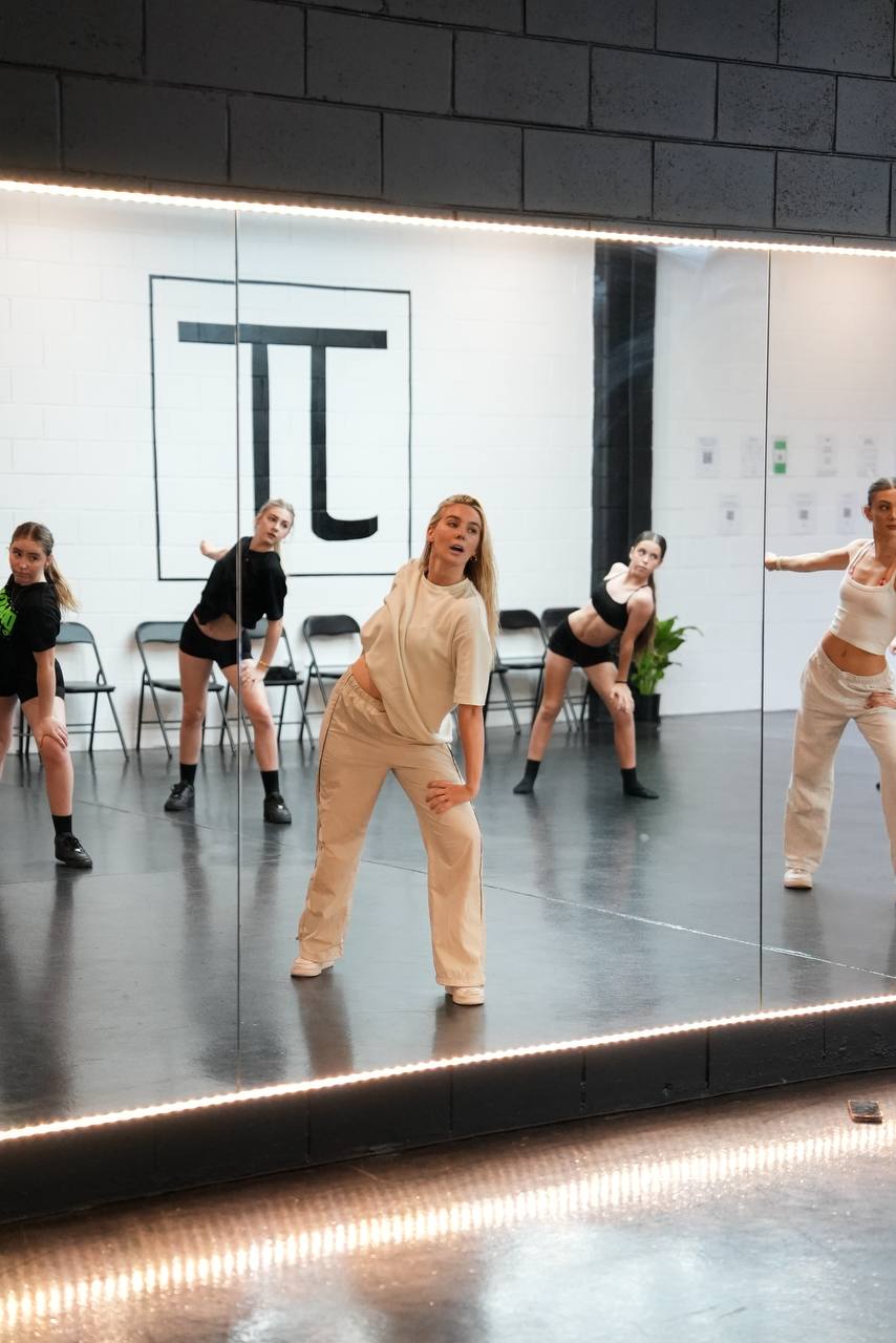 Contemporary dance class Pacific Pines Gold Coast